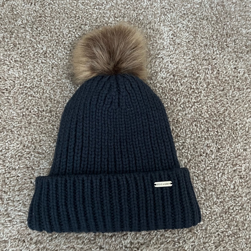 Steve Madden Black Knit Beanie with Faux Fur Pom